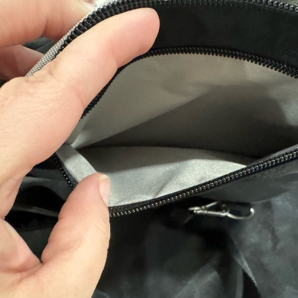 Baggallini crossbody bag - Picture 6 of 6